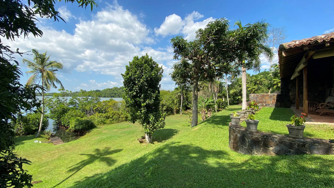 Koggala Lagoon Villa