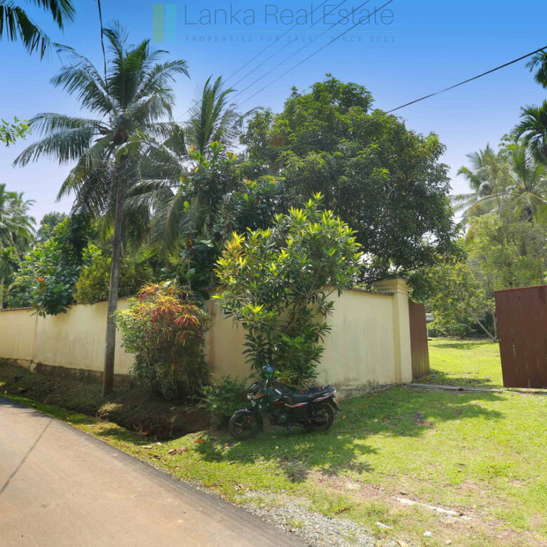 Villa development site near Talpe