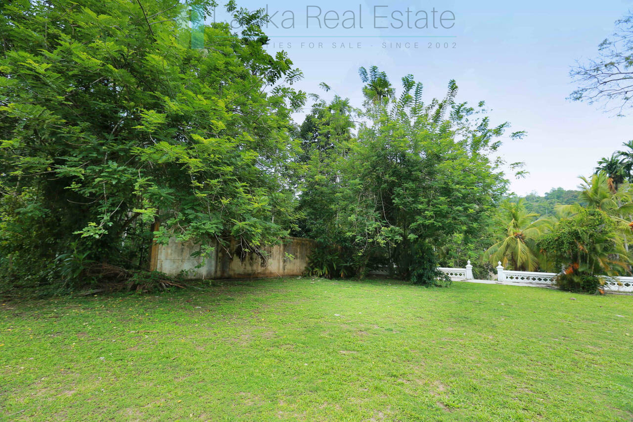 Villa development site near Talpe