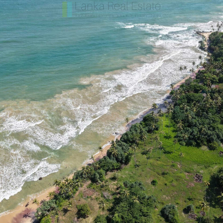 Stunning seven acre beachfront near Dikwella
