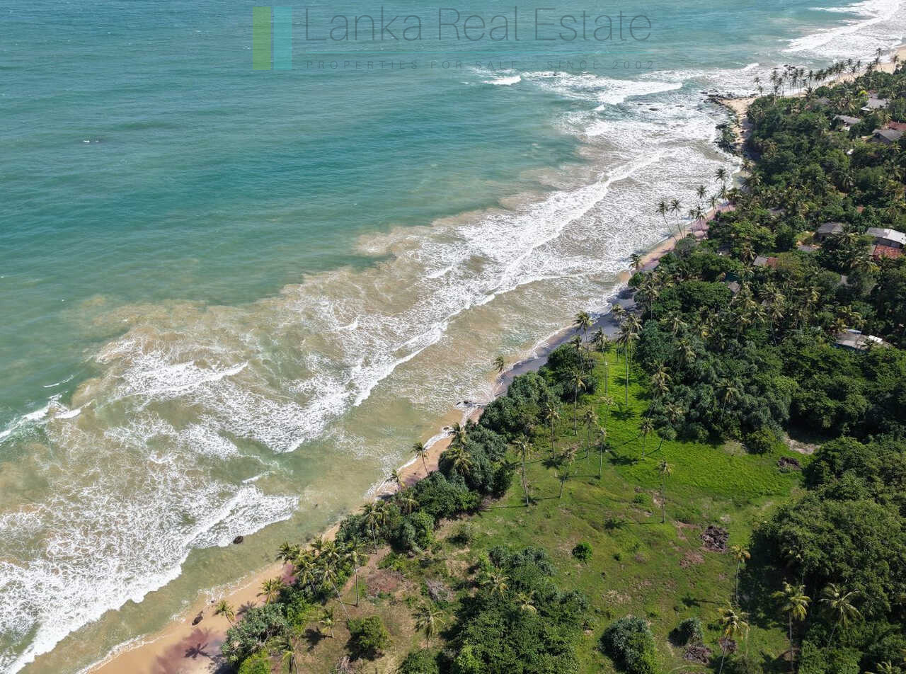 Stunning seven acre beachfront near Dikwella