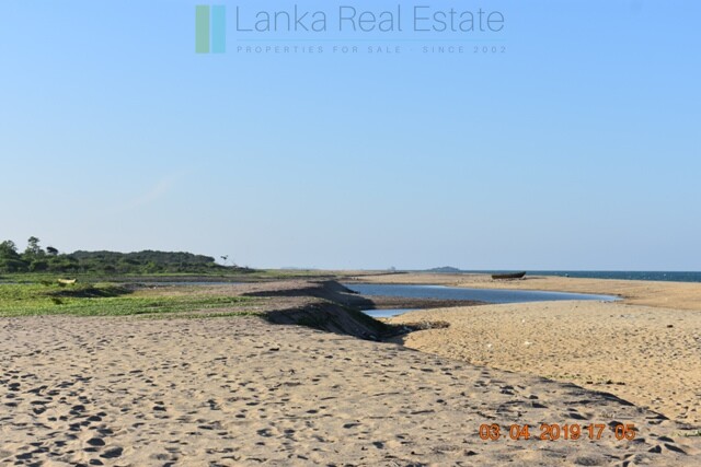 East Coast 20 acres with beach and lagoon frontage