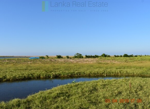 East Coast 20 acres with beach and lagoon frontage