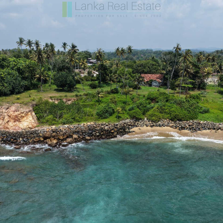 Lovely old house on enviable Weligama clifftop plot