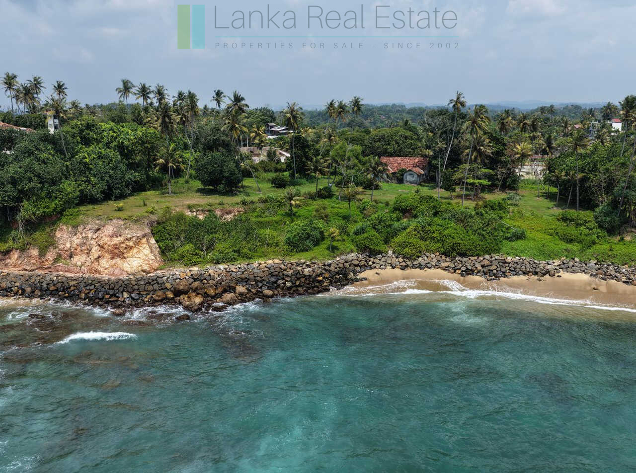 Lovely old house on enviable Weligama clifftop plot