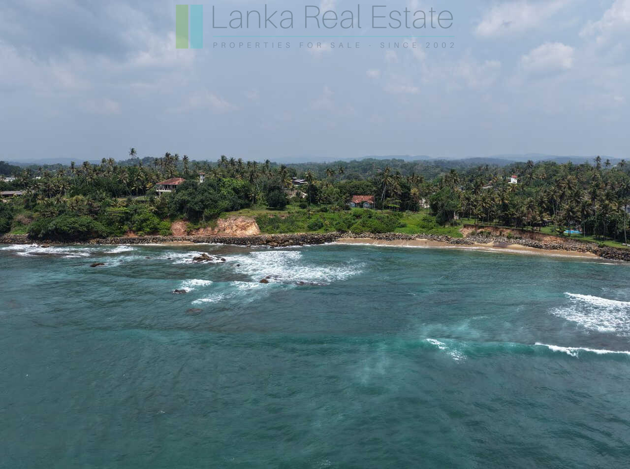 Lovely old house on enviable Weligama clifftop plot
