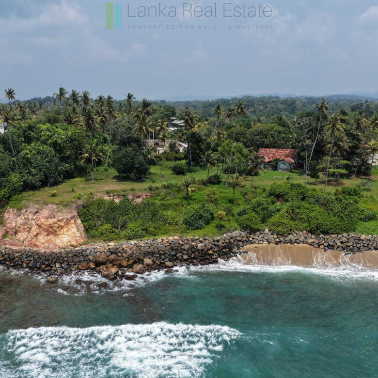 Lovely old house on enviable Weligama clifftop plot