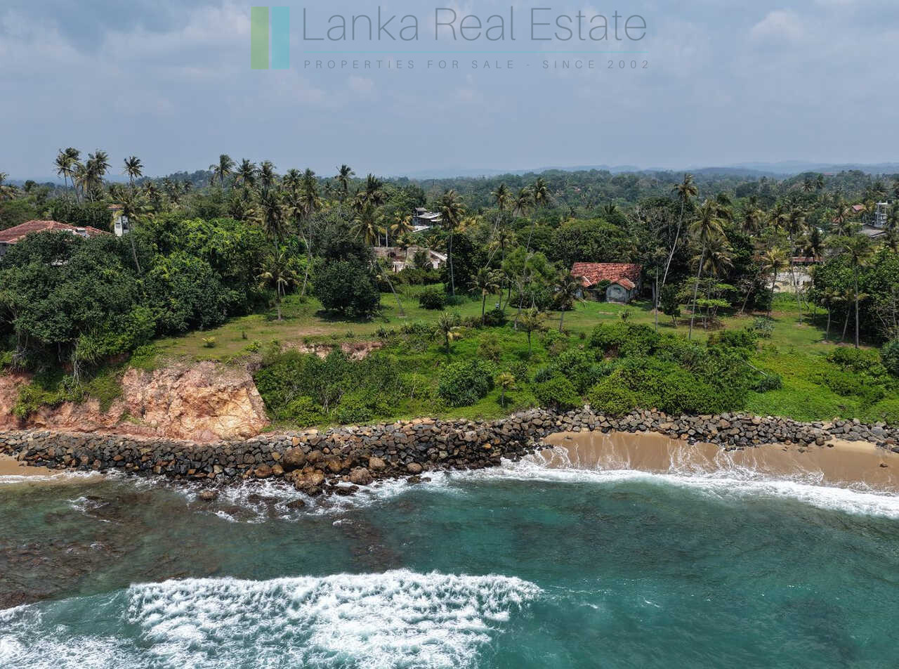 Lovely old house on enviable Weligama clifftop plot