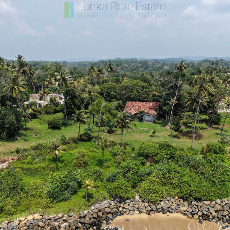 Lovely old house on enviable Weligama clifftop plot