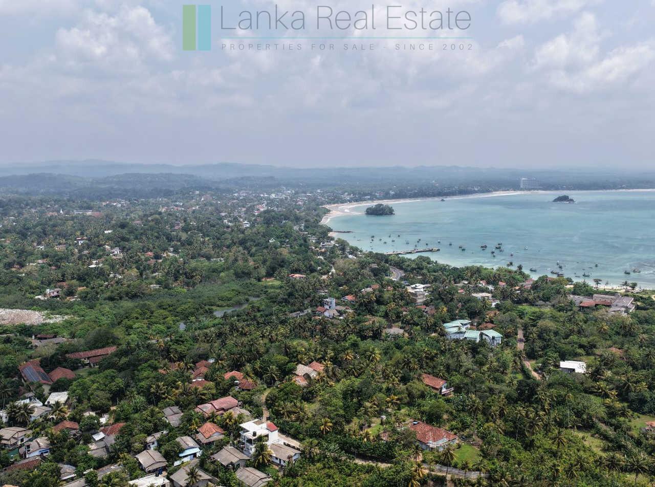 Lovely old house on enviable Weligama clifftop plot