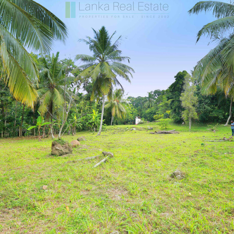 Villa development site near Talpe
