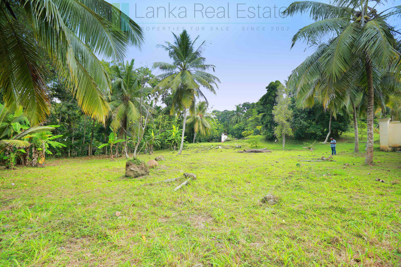 Villa development site near Talpe