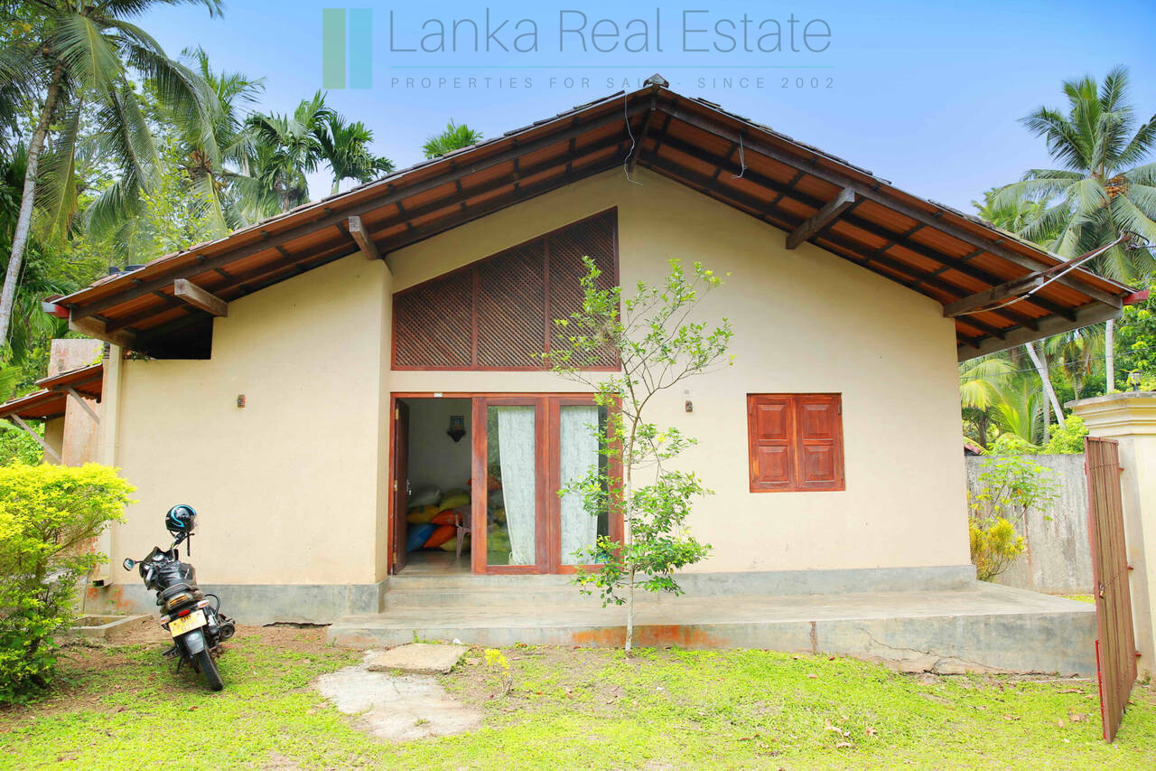 Villa development site near Talpe