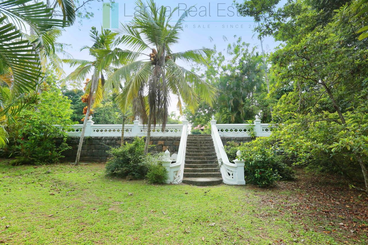 Villa development site near Talpe