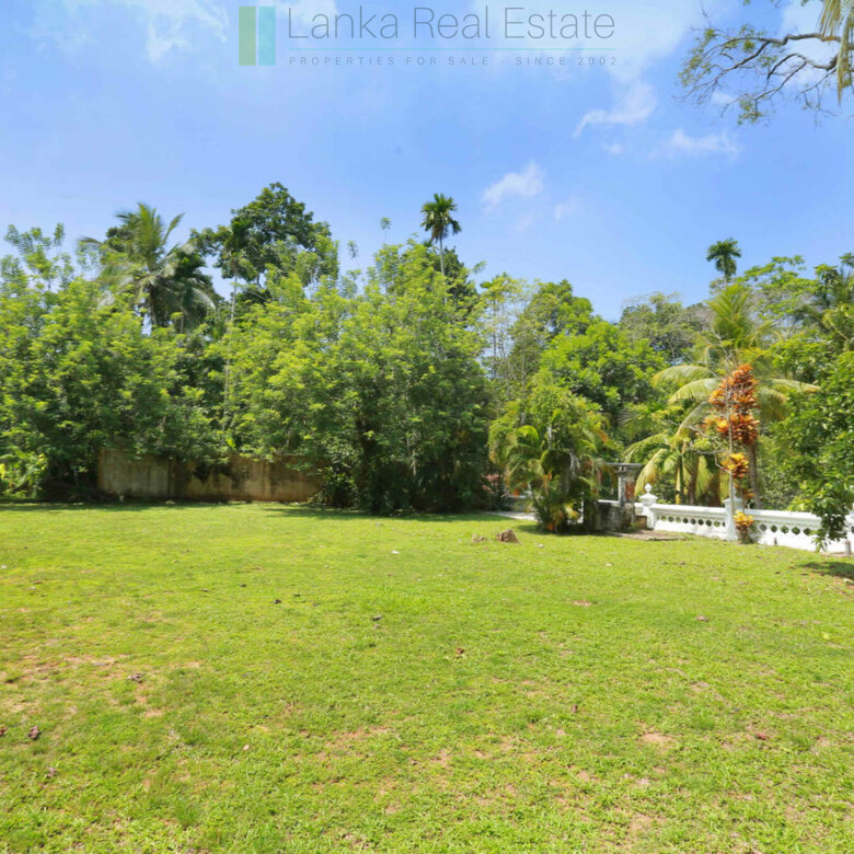 Villa development site near Talpe