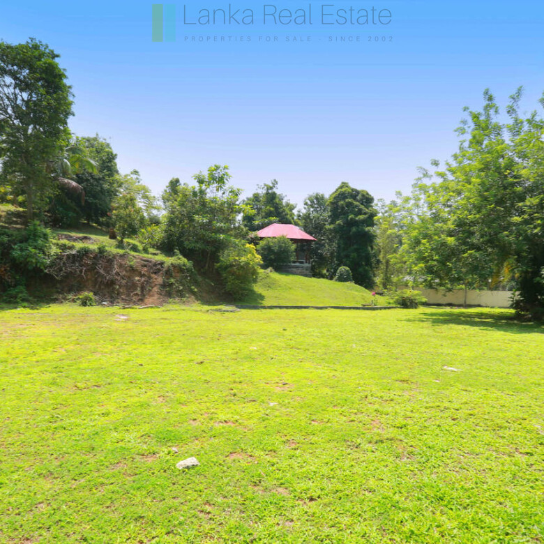 Villa development site near Talpe