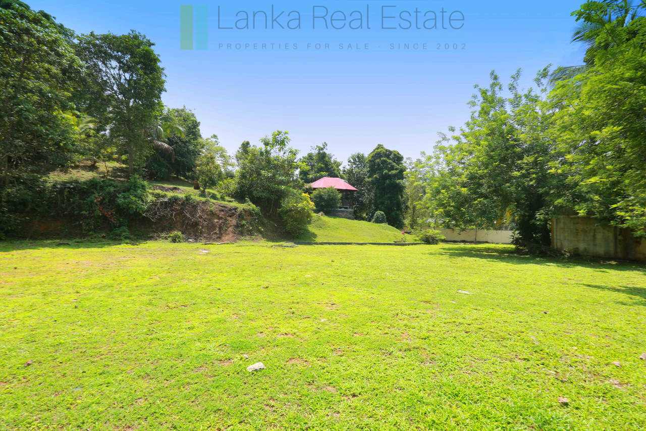 Villa development site near Talpe