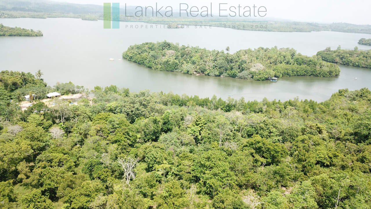 Serene wooded six acres on Koggala Lake