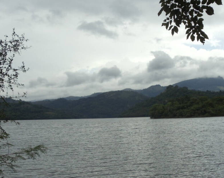 Lakefront property in Hill Country