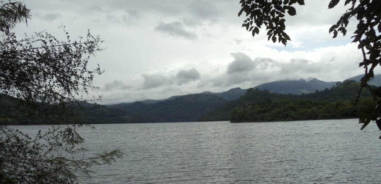 Lakefront property in Hill Country