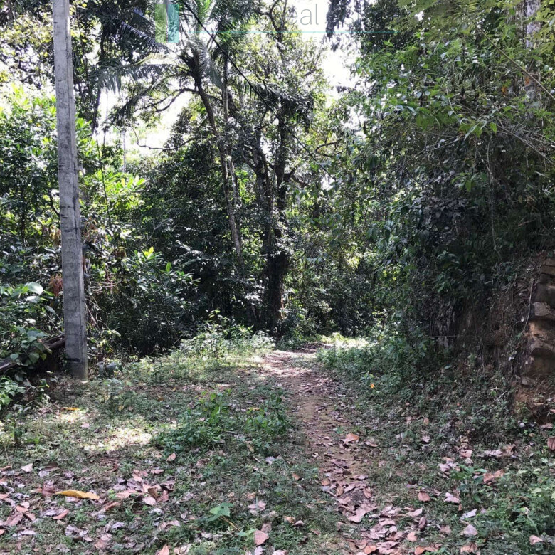Five acre plot in Andugoda with easy access to coast