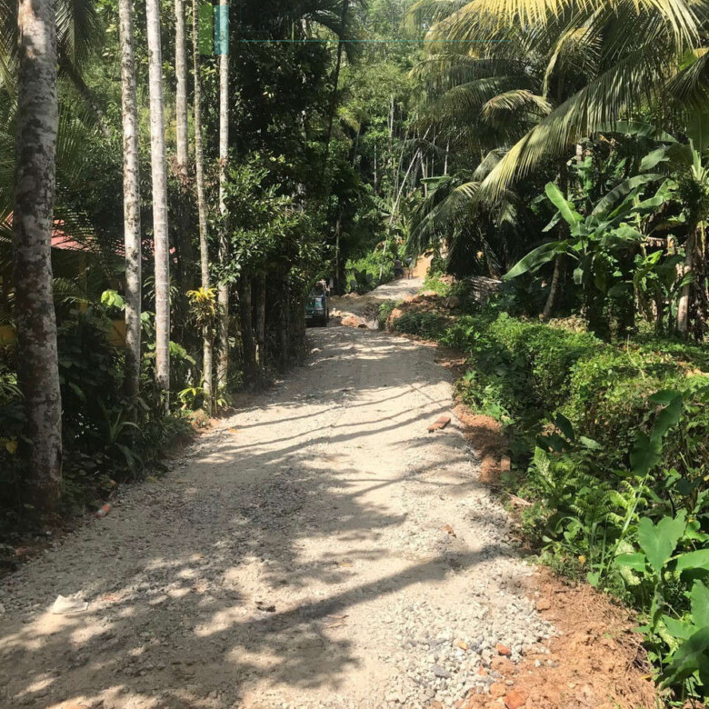 Five acre plot in Andugoda with easy access to coast