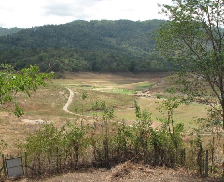 Riverside hill country development plot