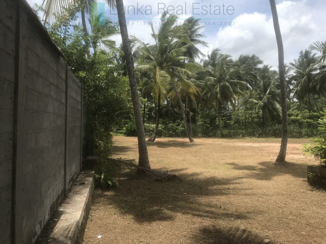 Riverfront building plot near Unawatuna