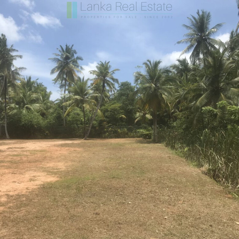 Riverfront building plot near Unawatuna
