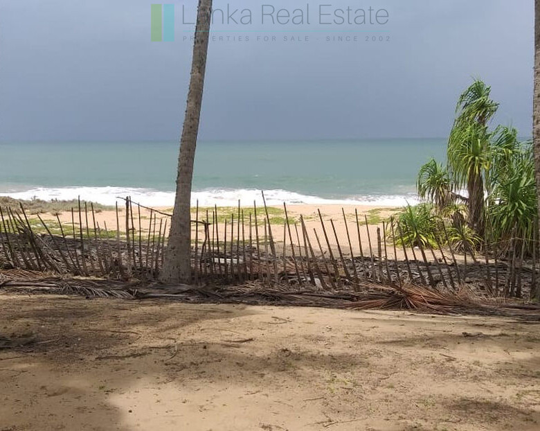 Stunning ten acres on pristine beach at Kalametiya
