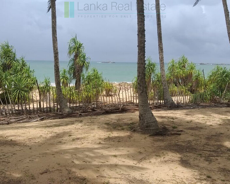 Stunning ten acres on pristine beach at Kalametiya