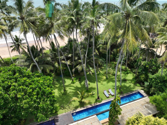 Luxury beachfront villa near Bentota