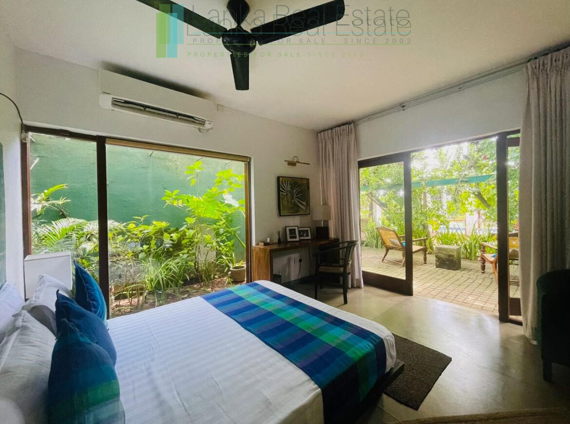 Luxury beachfront villa near Bentota