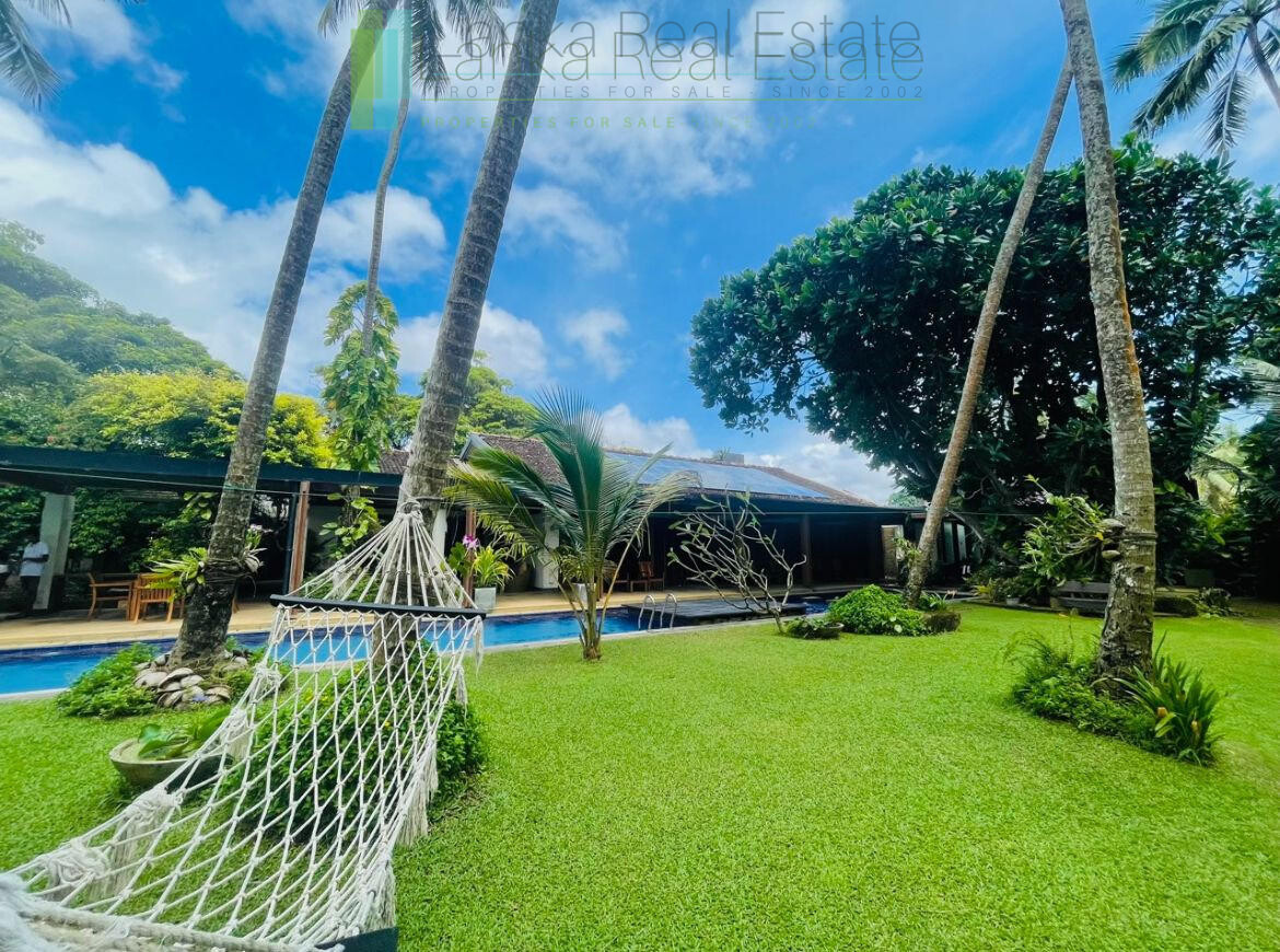 Luxury beachfront villa near Bentota