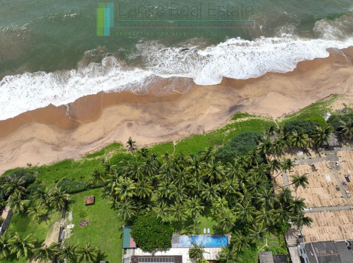 Luxury beachfront villa near Bentota
