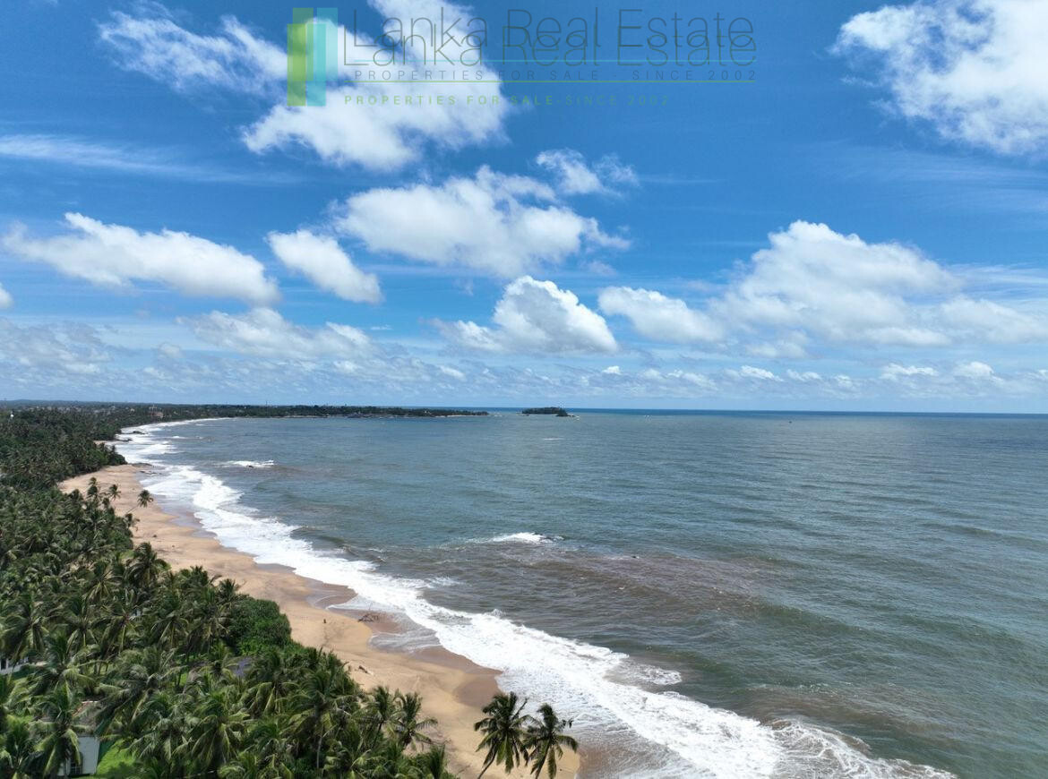 Luxury beachfront villa near Bentota