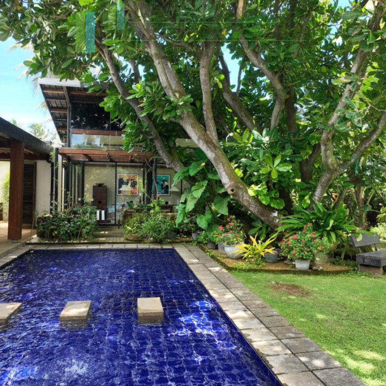 Luxury beachfront villa near Bentota