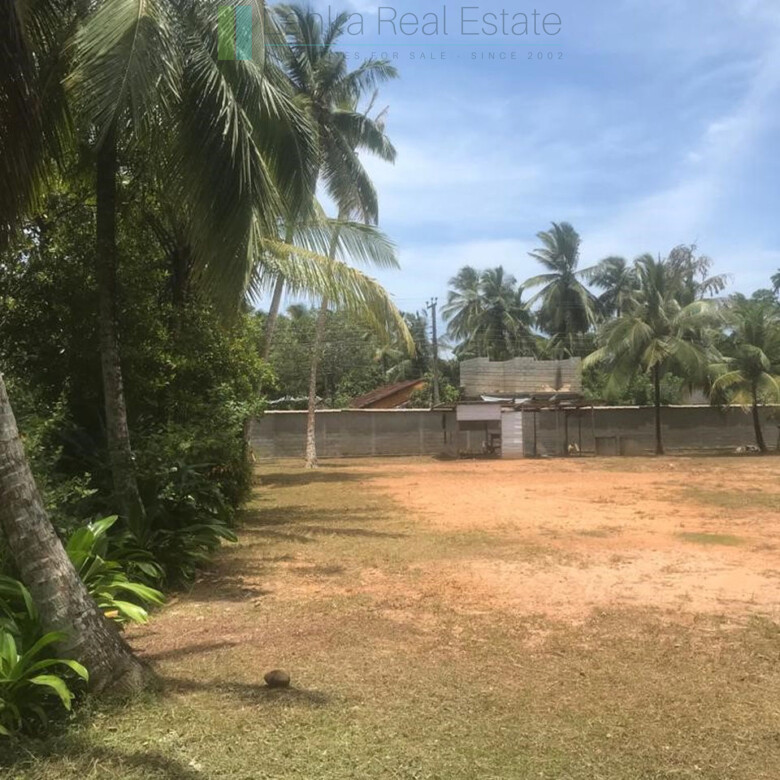 Riverfront building plot near Unawatuna