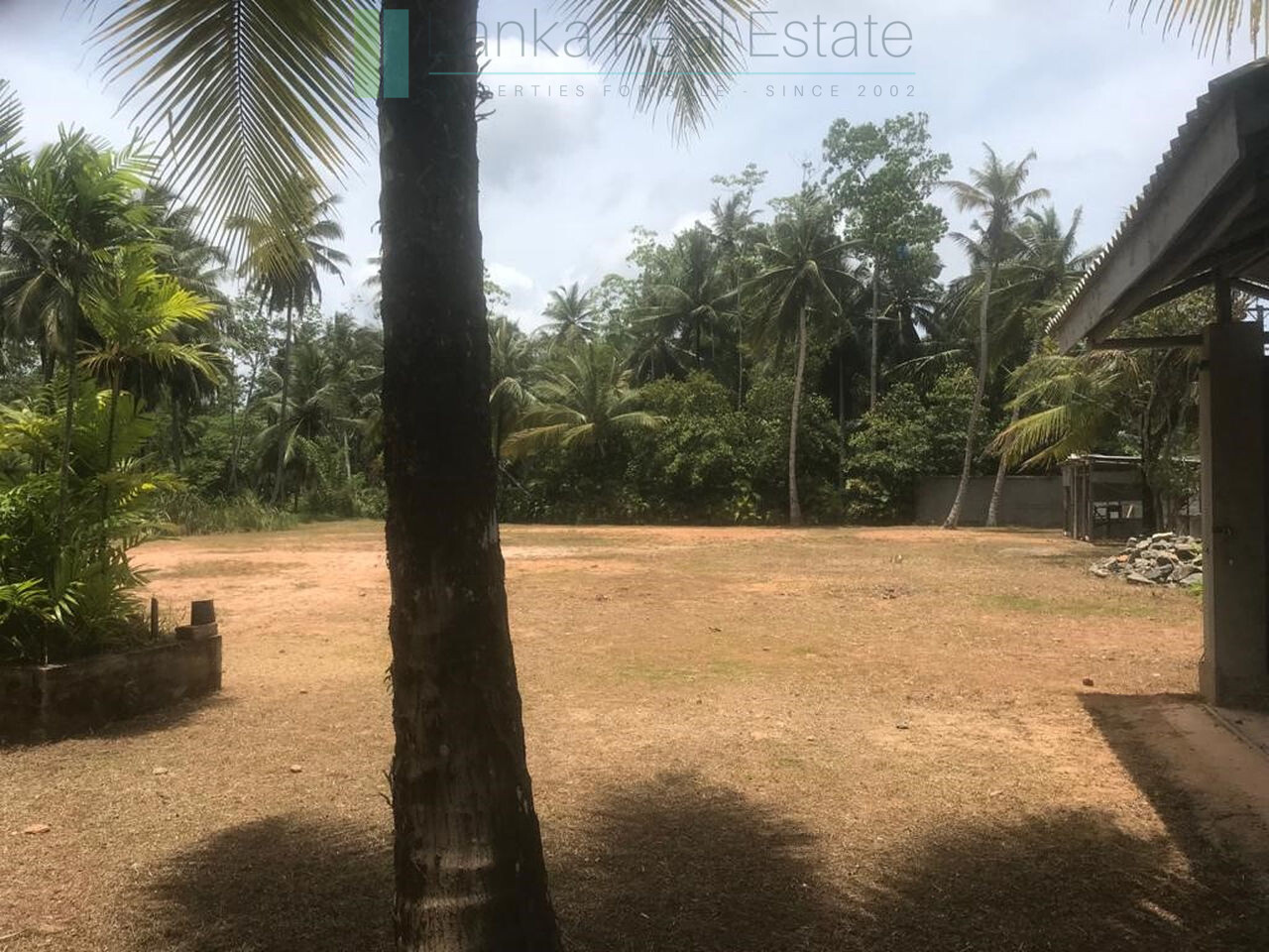 Riverfront building plot near Unawatuna