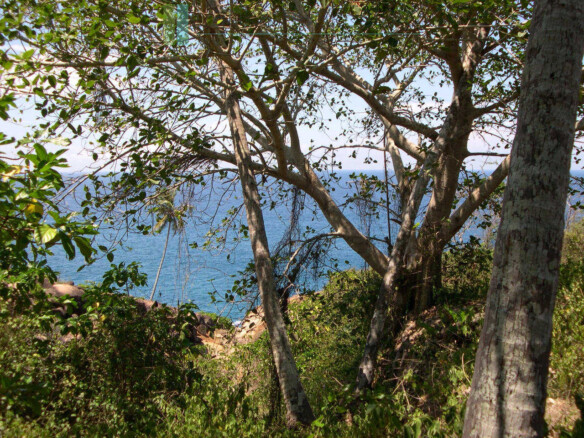 One acre clifftop development plot near Matara