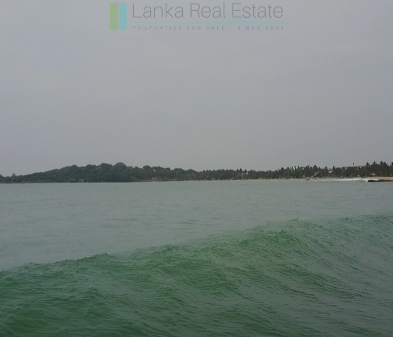 Small beachfront plot in Arugam Bay