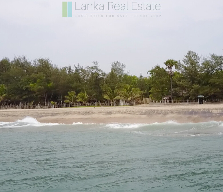 Small beachfront plot in Arugam Bay