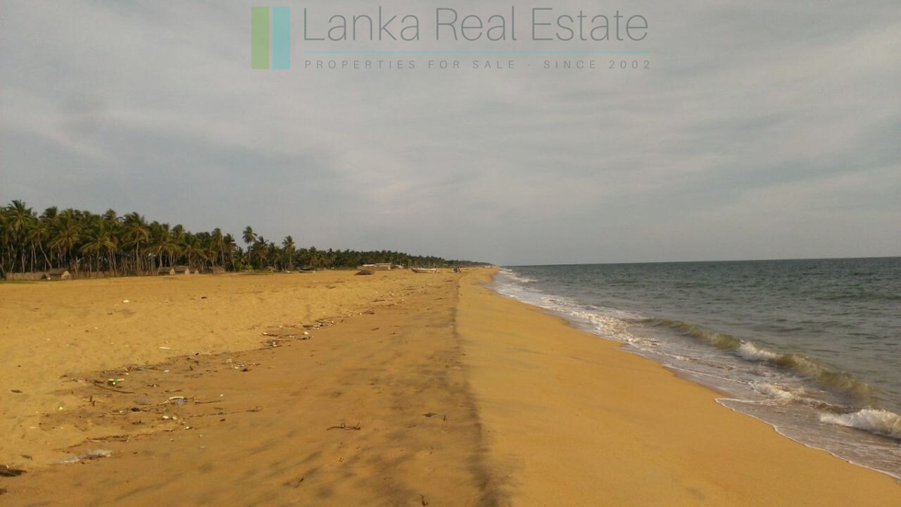 Beachfront plot near Kalpitiya
