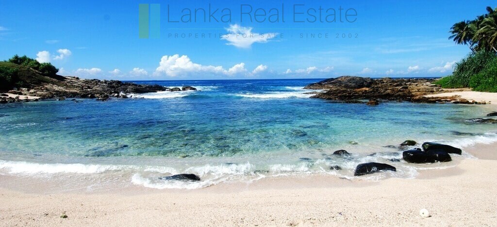 Blue Beach Island, Nilwella, Hiriketiya