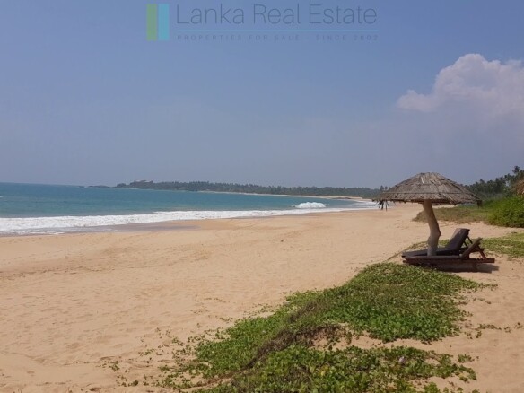 Large plot on beautiful unspoilt beach near Ranna