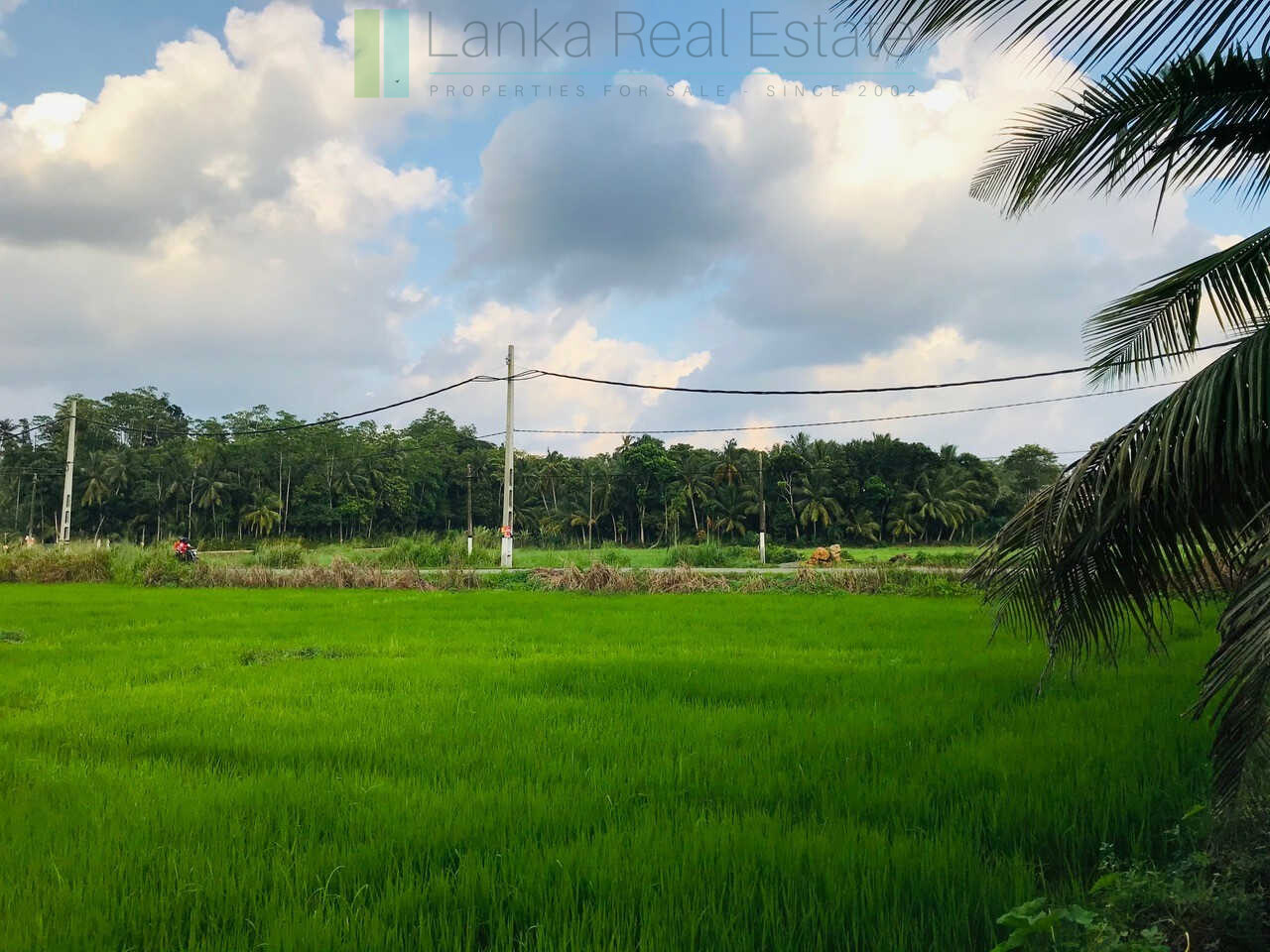 Old house with land in Unawatuna