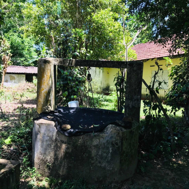Old house on one acre development plot at Pilana near Galle