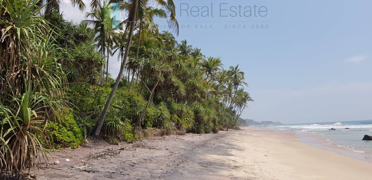Stunning seven acre beachfront near Dikwella