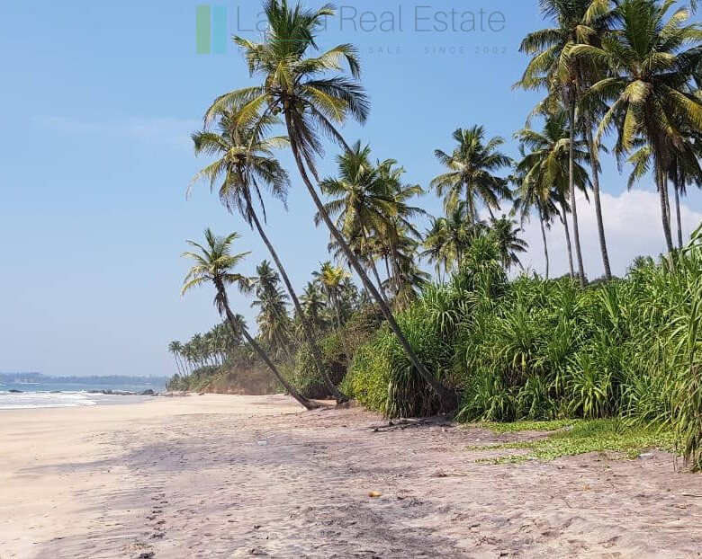 Stunning seven acre beachfront near Dikwella
