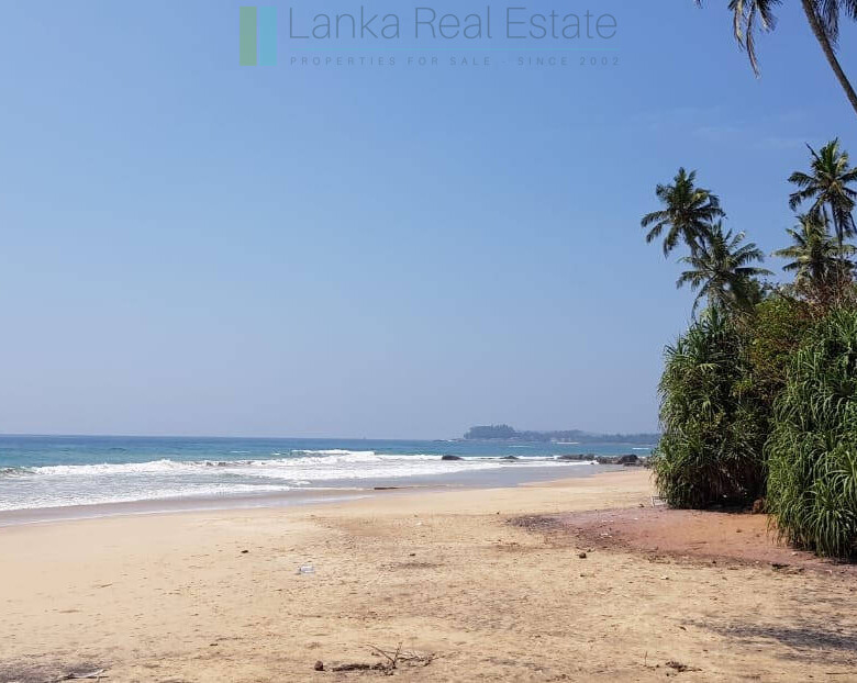 Stunning seven acre beachfront near Dikwella